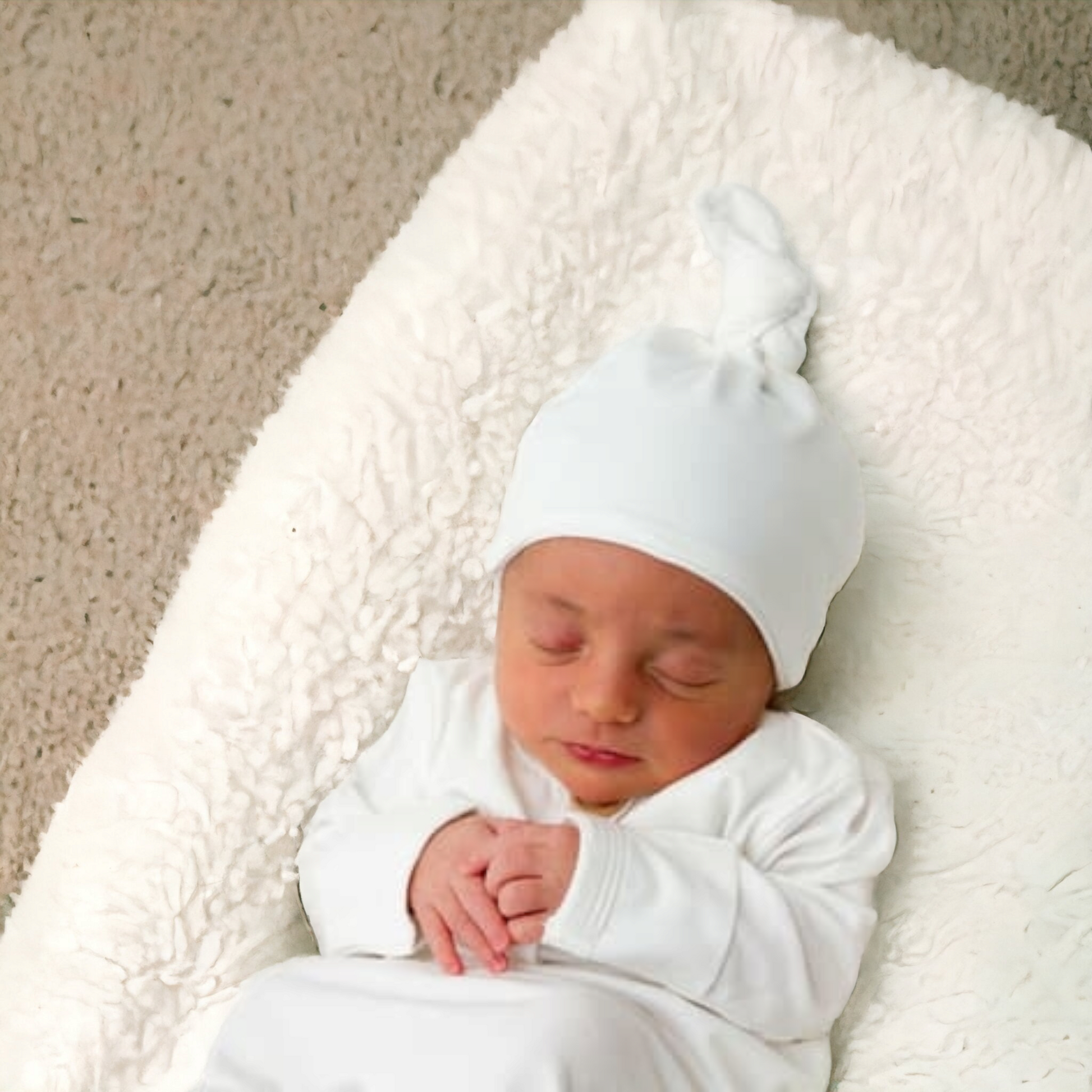 White Top Knot Hat - Mama & Ivy